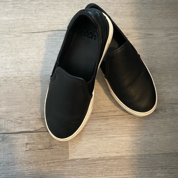 Ugg slip on sneakers - Picture 2 of 4